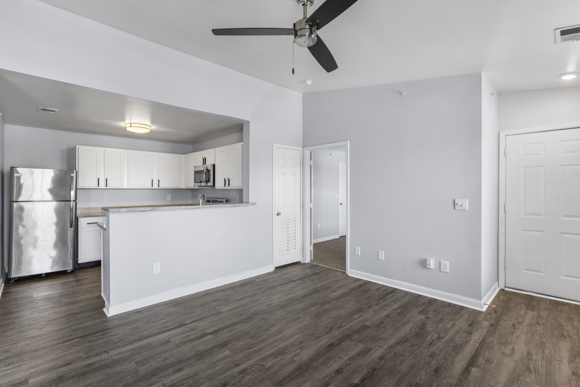 3 Bedroom / 2 Bathroom Apartments